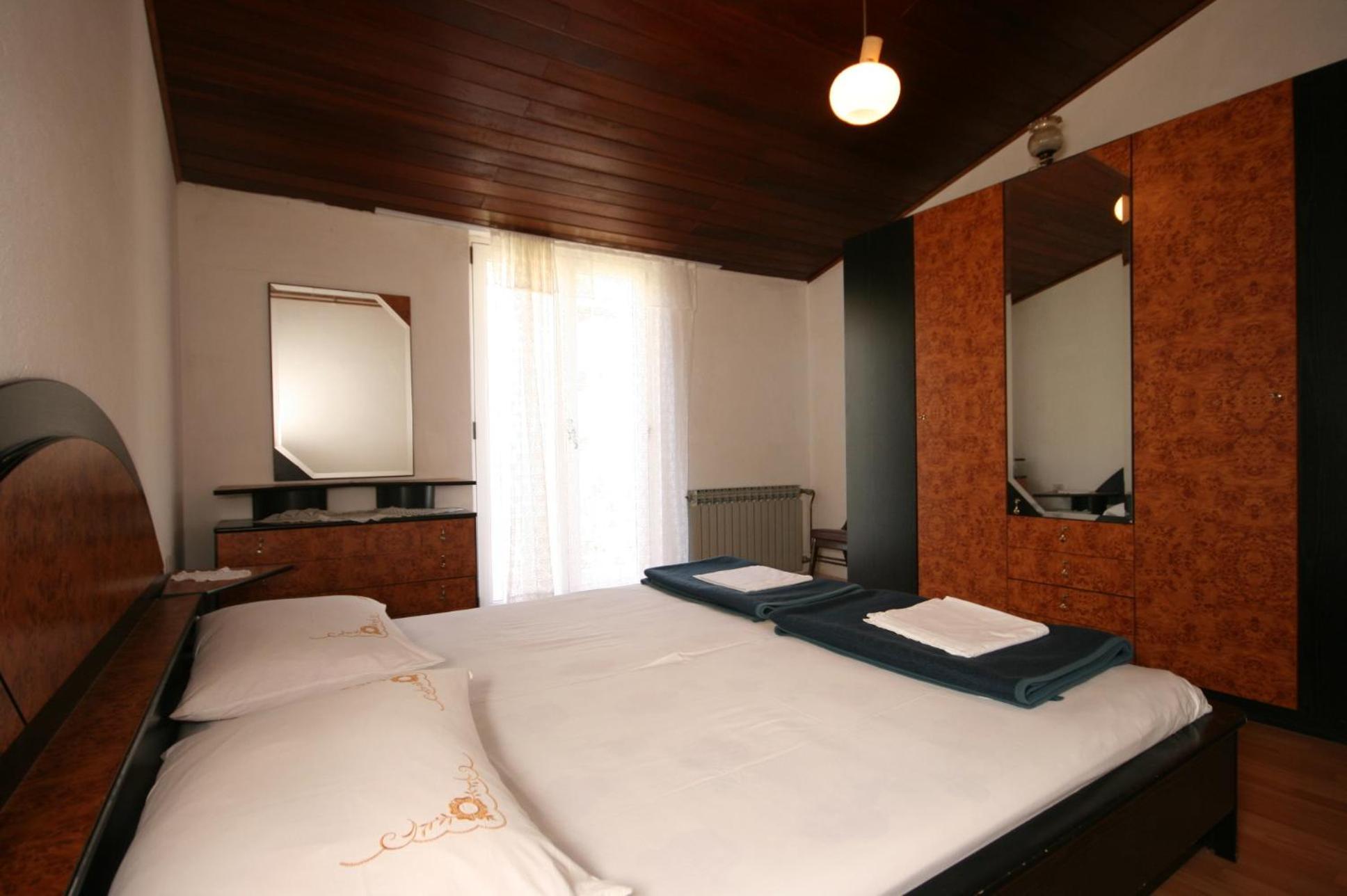Apartments By The Sea Igrane, Makarska - 311 Bilik gambar