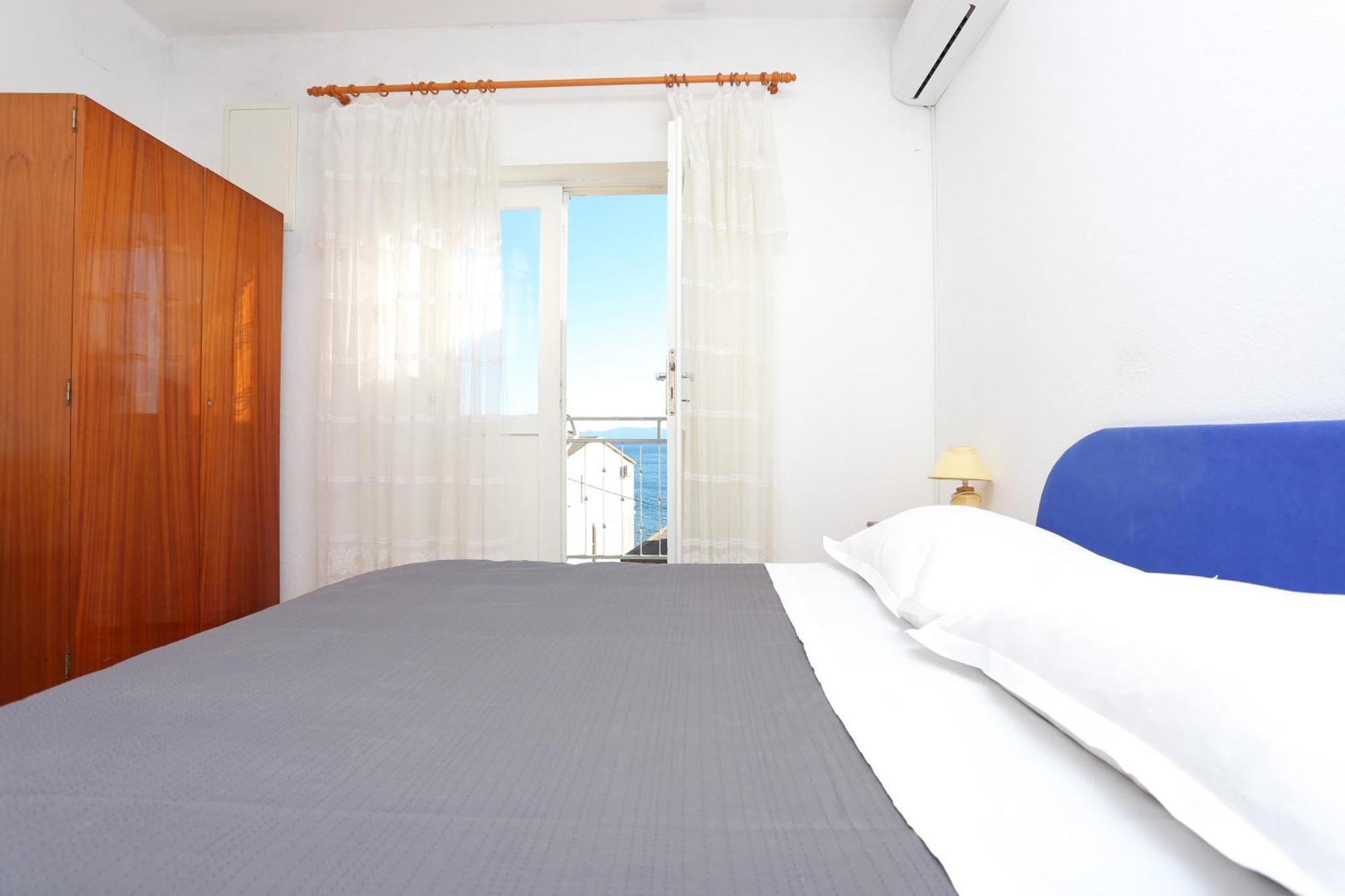Apartments By The Sea Igrane, Makarska - 311 Bilik gambar