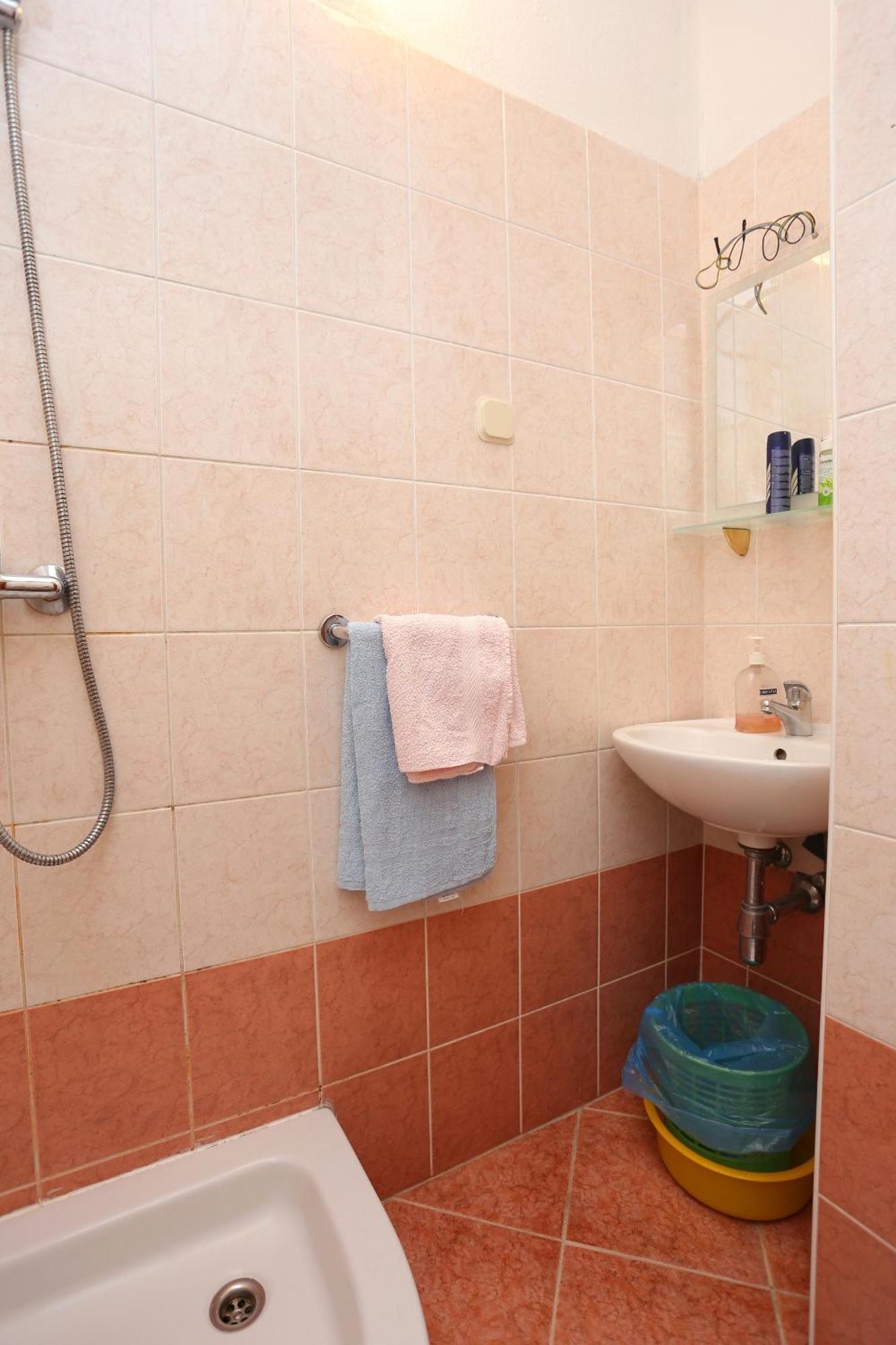 Apartments By The Sea Igrane, Makarska - 311 Bilik gambar