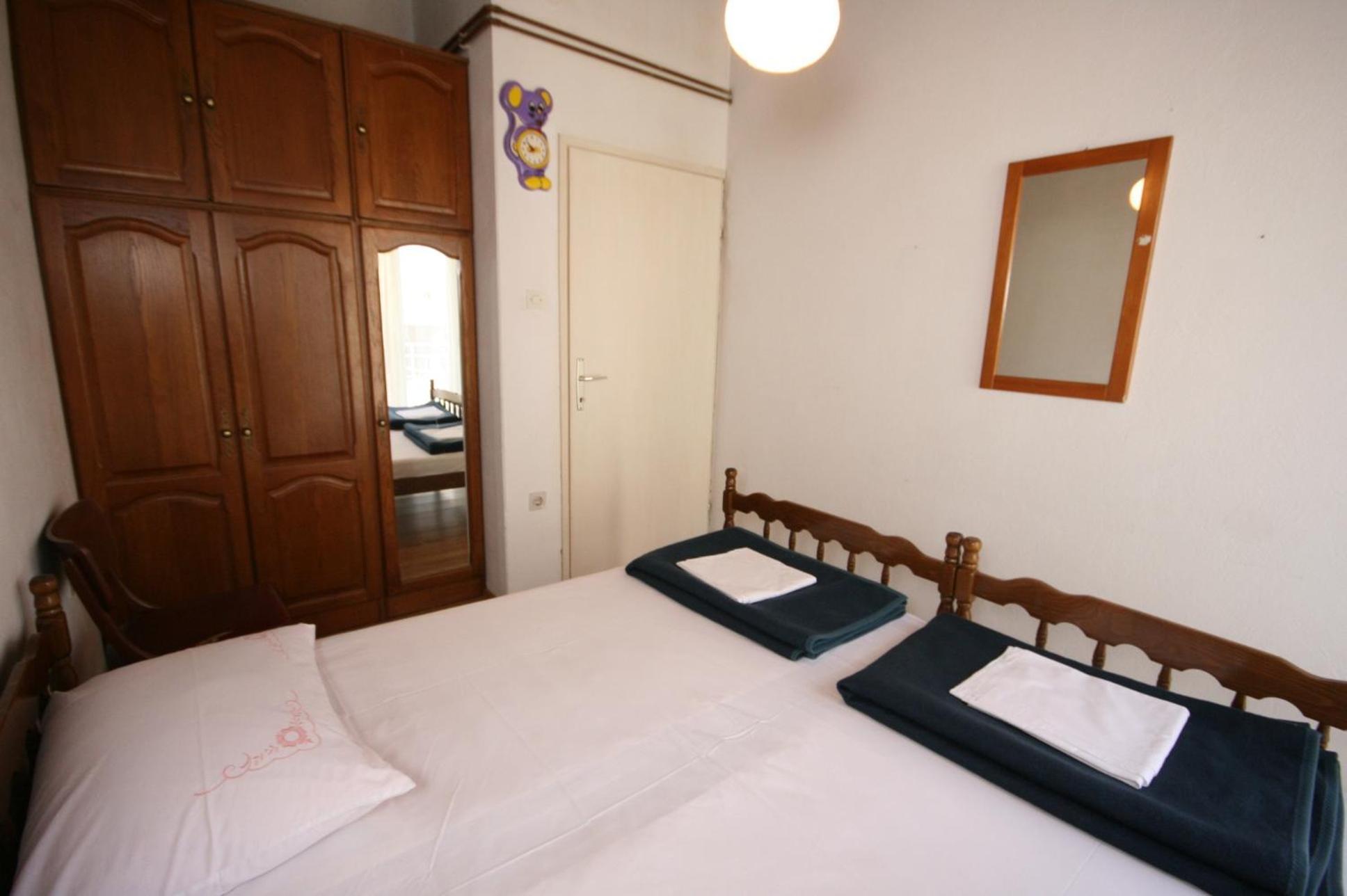 Apartments By The Sea Igrane, Makarska - 311 Bilik gambar